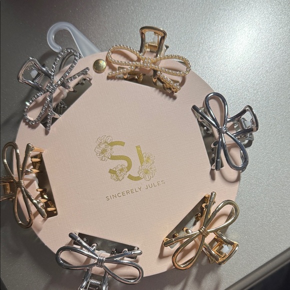 Sincerly Jules Accessories - Sincerely Jules Elegant Gold and Silver Bow Hair Clips